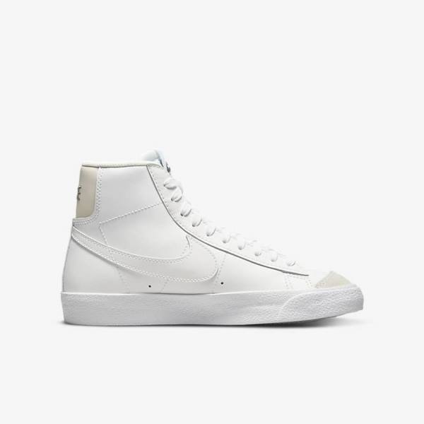 Zapatillas Baloncesto Nike Blazer Mid 77 Older Niños Blancas Marrones Claro Blancas | NK089HBF