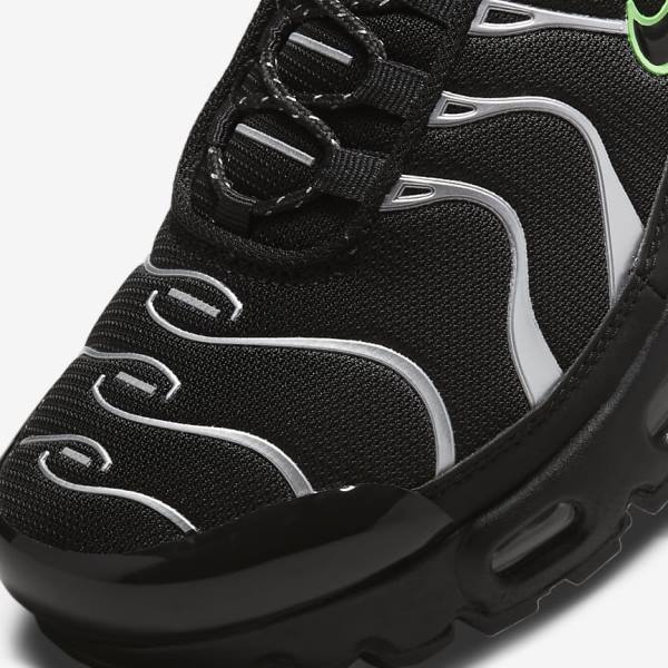 Zapatillas Nike Air Max Plus Older Niños Negras Verde Metal Plateadas Negras | NK345CLI