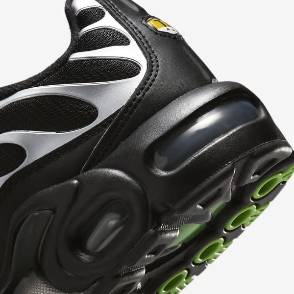 Zapatillas Nike Air Max Plus Older Niños Negras Verde Metal Plateadas Negras | NK345CLI