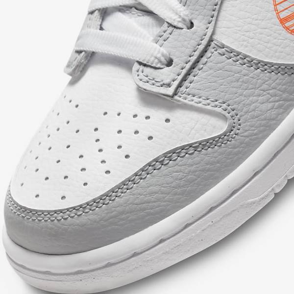 Zapatillas Nike Dunk Low SE Older Niños Blancas Plateadas Naranjas | NK032JSL