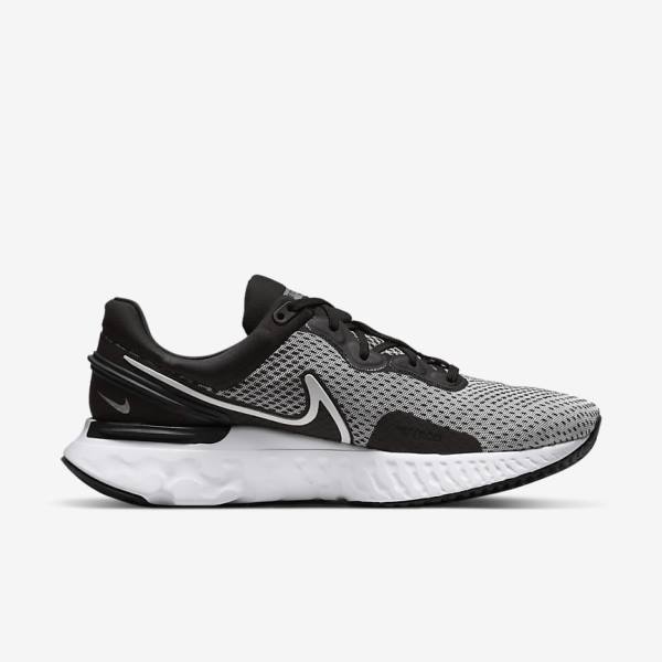 Zapatillas Running Nike React Miler 3 Carretera Hombre Blancas Negras Metal Plateadas | NK653RJG